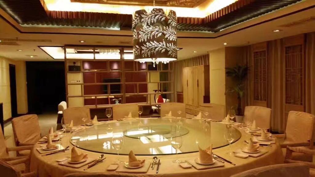 The Hot Spring Of The Hot Club 4*